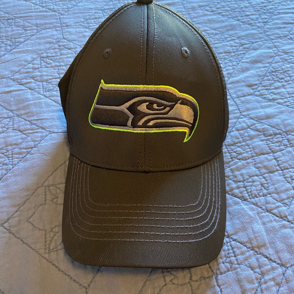 Seattle Seahawks black cap, size M/L